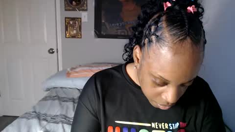 Snapshot of sexymona1218 chatting on October 6, 2025, 5:49 am SexyMona online show from October 6, 2025, 5:49 am