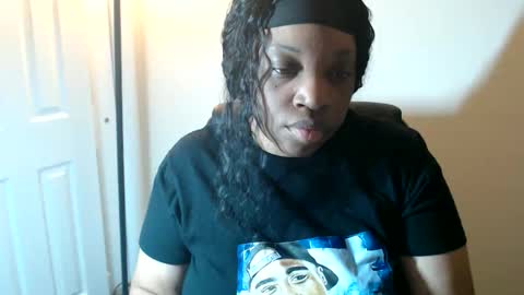 SexyMona online show from April 23, 2026, 8:02 am