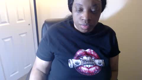 SexyMona online show from April 28, 2026, 7:57 am