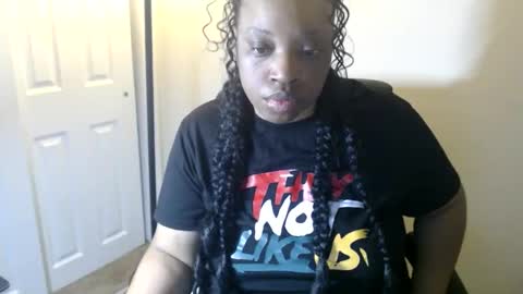 SexyMona online show from May 5, 2026, 5:59 am