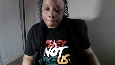 SexyMona online show from May 5, 2026, 8:28 pm