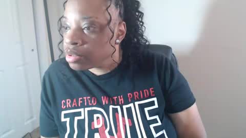 SexyMona online show from June 13, 2026, 2:04 pm