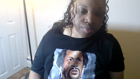 SexyMona online show from June 18, 2026, 6:02 am