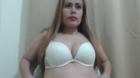 sexymye online show from January 18, 2025, 10:17 am