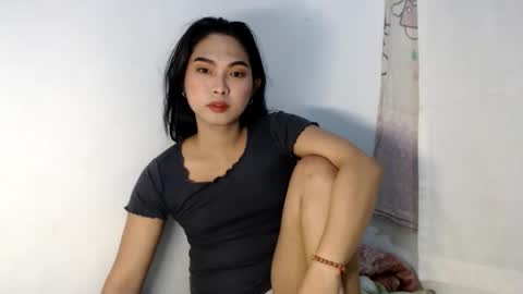 sexypetiteraine online show from June 7, 2026, 11:36 am