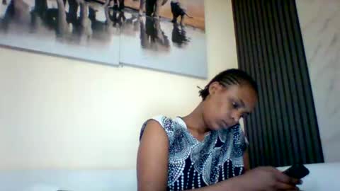 Snapshot of sexyqueen3457132 chatting on October 20, 2025, 6:25 am DOVY ACHIENG online show from October 20, 2025, 6:25 am