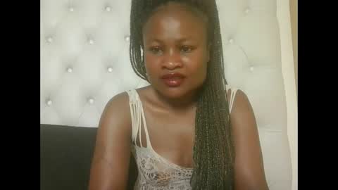 queenivy online show from September 21, 2025, 7:59 pm