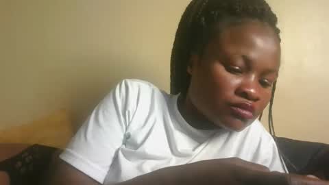 queenivy online show from September 25, 2025, 4:49 am