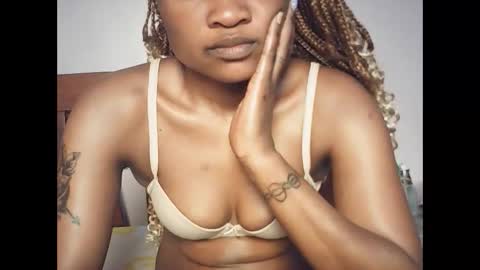 queenivy online show from January 18, 2026, 2:54 pm