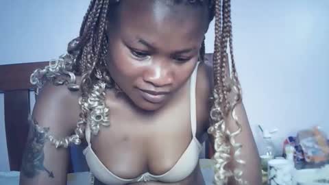 queenivy online show from January 19, 2026, 2:59 am