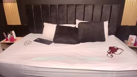 Snapshot of sexyrachel_ chatting on October 6, 2025, 11:51 am R A C H E L online show from October 6, 2025, 11:51 am