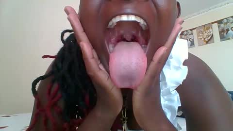 sexyreddebony online show from December 29, 2024, 11:40 am