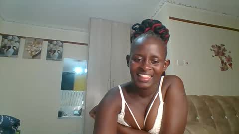 sexyreddebony online show from January 1, 2025, 4:07 pm