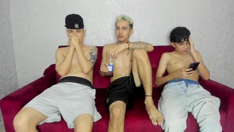 MATIAS-18   THIAHO -18  MAX-19  NICOKALY-19  CAIN-19   MOD ESTEBAN online show from December 20, 2024, 7:33 am