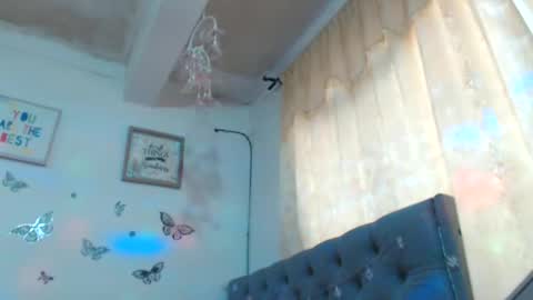 Venus Independent Model online show from February 5, 2025, 4:58 pm