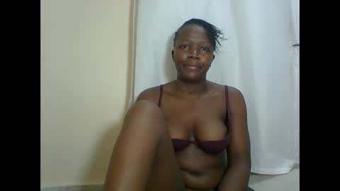 Snapshot of sexysleeky chatting on February 18, 2025, 7:30 pm PAULINE online show from February 18, 2025, 7:30 pm