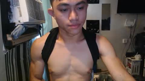 sexystrongcum online show from May 3, 2026, 2:39 am