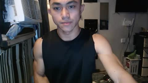 sexystrongcum online show from May 4, 2026, 3:02 am