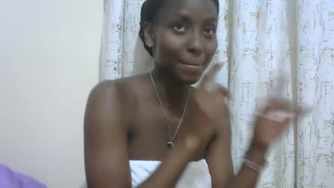 Snapshot of sexytinyy chatting on November 4, 2025, 8:52 pm maria online show from November 4, 2025, 8:52 pm