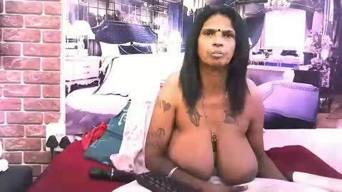 sexyva4u2luv online show from November 24, 2025, 7:13 pm