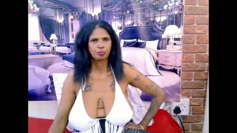 sexyva4u2luv online show from June 25, 2026, 6:12 pm