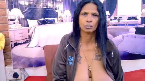 sexyva4u2luv online show from July 29, 2026, 5:27 am