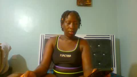 VIVIAN online show from January 5, 2025, 8:52 pm