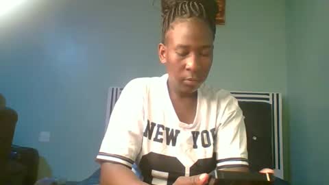 VIVIAN online show from December 15, 2025, 9:57 am