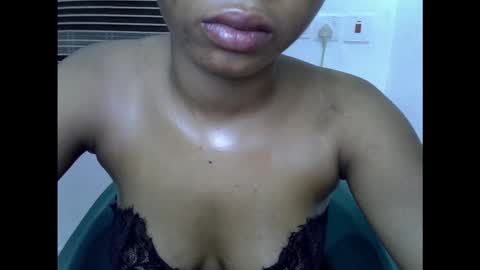 Snapshot of sexyxpeach chatting on February 18, 2026, 11:44 pm sexyxpeach online show from February 18, 2026, 11:44 pm