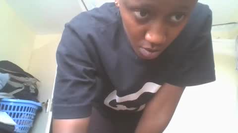 Snapshot of sexyy_tiny chatting on October 10, 2025, 10:47 am Mel online show from October 10, 2025, 10:47 am