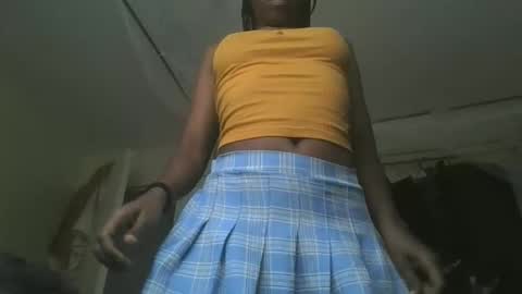 Snapshot of sexyy_tiny chatting on October 23, 2025, 10:36 am Mel online show from October 23, 2025, 10:36 am