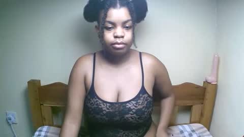 sexyyred_ online show from May 6, 2026, 8:08 am