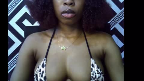 Snapshot of sezy_petite chatting on October 4, 2025, 11:14 pm Wealth online show from October 4, 2025, 11:14 pm