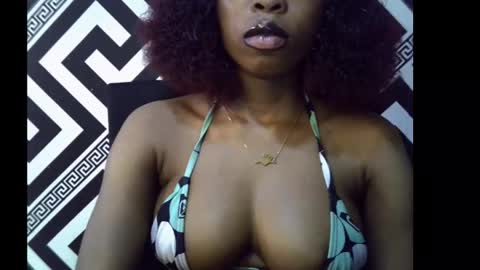 Snapshot of sezy_petite chatting on October 5, 2025, 6:06 pm Wealth online show from October 5, 2025, 6:06 pm