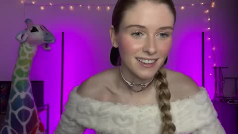 Snapshot of shadebabe chatting on December 11, 2024, 8:26 am shadebabe online show from December 11, 2024, 8:26 am