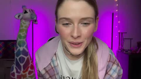 Snapshot of shadebabe chatting on December 29, 2024, 8:00 am shadebabe online show from December 29, 2024, 8:00 am