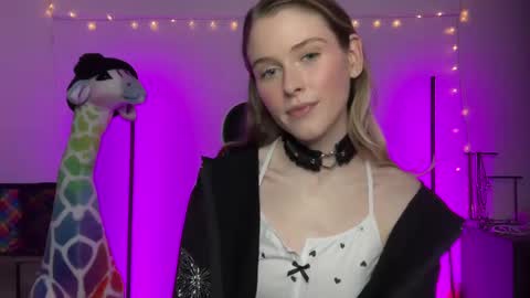Snapshot of shadebabe chatting on January 5, 2025, 5:20 am shadebabe online show from January 5, 2025, 5:20 am