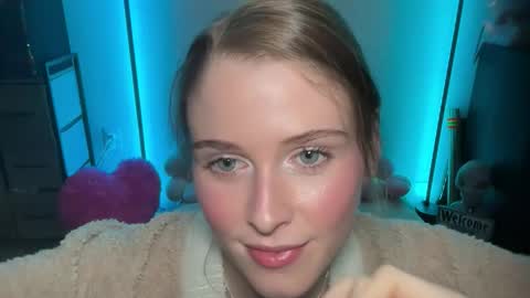 Snapshot of shadebabe chatting on April 8, 2026, 2:00 am shadebabe online show from April 8, 2026, 2:00 am