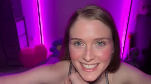 Snapshot of shadebabe chatting on April 19, 2026, 8:02 am shadebabe online show from April 19, 2026, 8:02 am