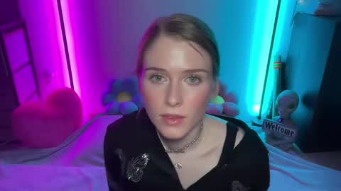 Snapshot of shadebabe chatting on April 21, 2026, 1:17 pm shadebabe online show from April 21, 2026, 1:17 pm
