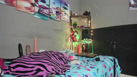 Snapshot of shadia_squirt chatting on October 27, 2025, 4:49 am shadia online show from October 27, 2025, 4:49 am