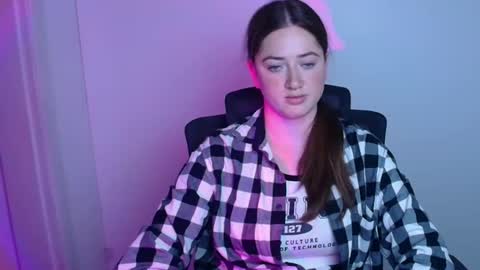 Snapshot of shadowkate chatting on October 29, 2025, 1:24 pm Kate online show from October 29, 2025, 1:24 pm