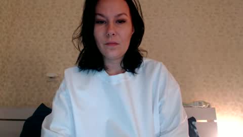 Mila online show from February 6, 2025, 8:39 am