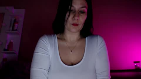 Mila online show from January 10, 2026, 7:21 am