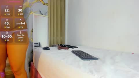 shalomexotic online show from November 18, 2025, 11:58 am