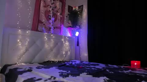 shameles_pussy online show from September 19, 2025, 4:51 pm