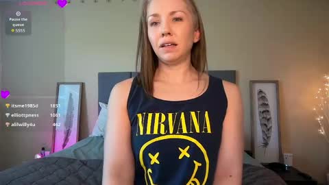 Snapshot of shameless_shalynn chatting on April 15, 2026, 5:53 pm Shalynn online show from April 15, 2026, 5:53 pm