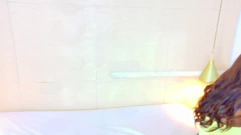 Snapshot of shamira_moore chatting on April 9, 2026, 6:35 pm Catalina online show from April 9, 2026, 6:35 pm