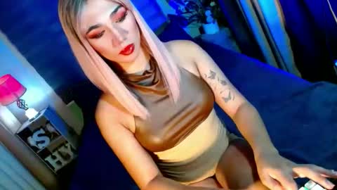 Snapshot of shane_hugexx chatting on October 3, 2025, 7:22 pm MISS SHANE online show from October 3, 2025, 7:22 pm