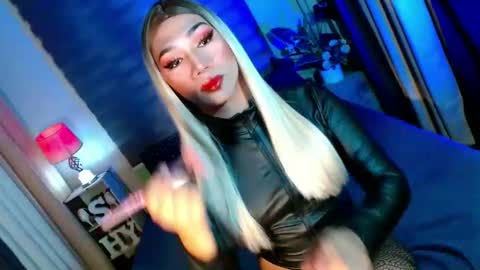 Snapshot of shane_hugexx chatting on October 4, 2025, 8:51 pm MISS SHANE online show from October 4, 2025, 8:51 pm